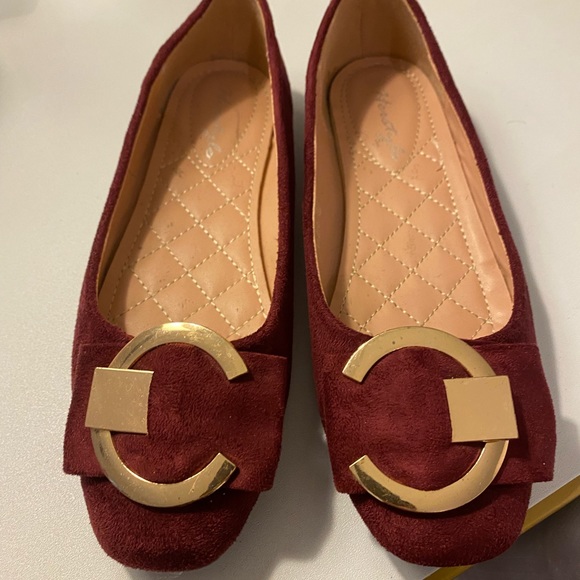Shoes - Picture 1 of 4